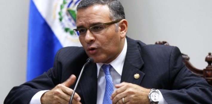 Tribunal admite demanda contra ex presidente Mauricio Funes