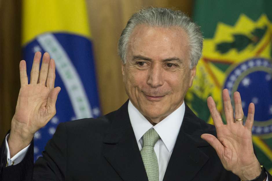 Temer dice que respalda pesquisa en Petrobras
