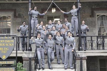 West Point investiga polémica foto de mujeres cadetes