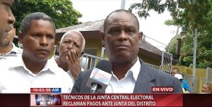 Técnicos acuden a Junta Electoral del Distrito a reclamar pago de incentivos