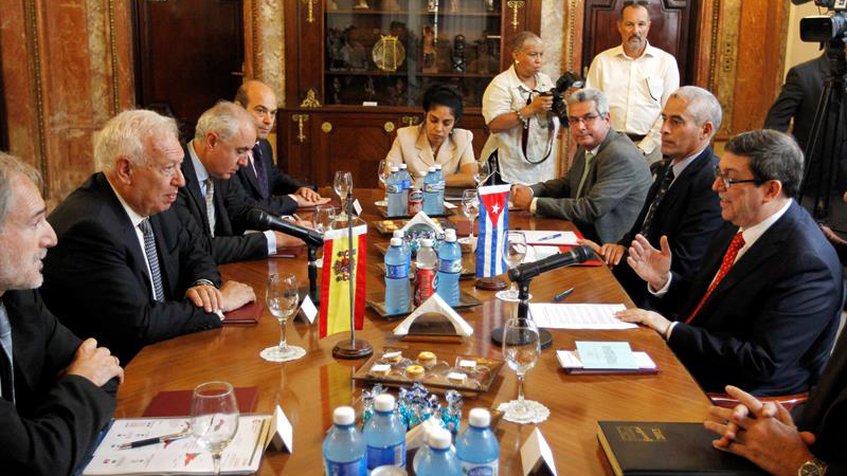 Raúl Castro recibió en La Habana a canciller de España García-Margallo