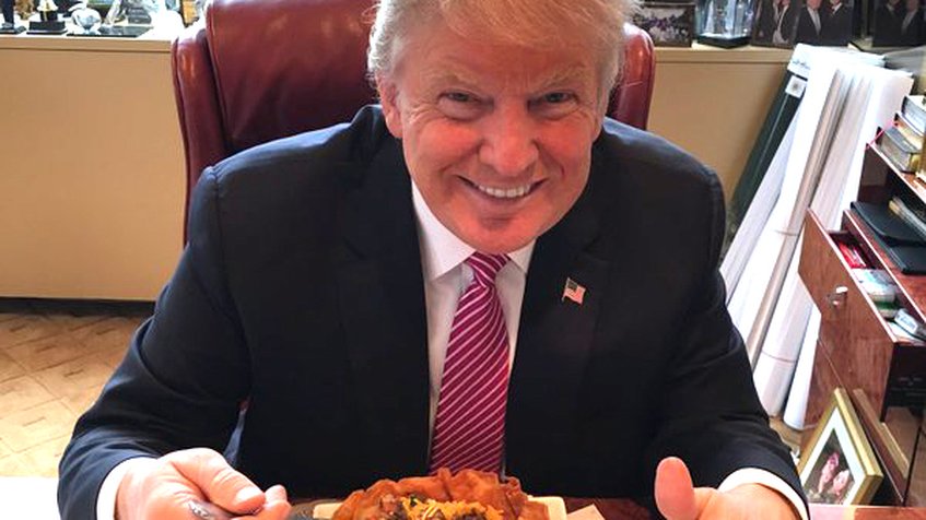Donald Trump asegura "amar" a los hispanos a propósito del 5 de mayo