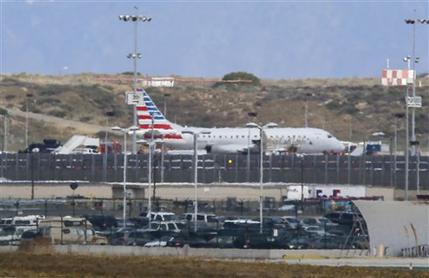Revisan avión en aeropuerto de Los Ángeles tras amenaza "no creíble"
