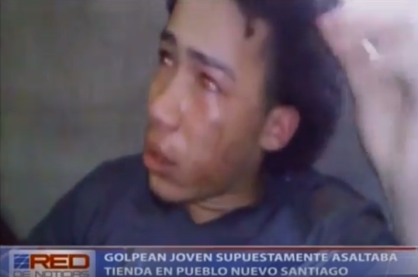 Golpean joven supuestamente asaltaba tienda en Pueblo Nuevo, Santiago