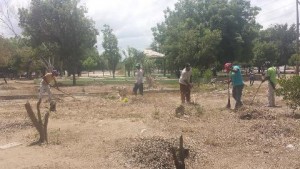 Azua: comunitarios de Sabana Yegua hacen operativo de limpieza