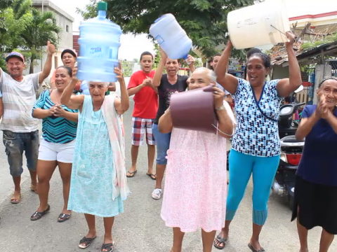 Protestan en comunidad de Cotuí por falta de agua tras 15 días sin el servicio