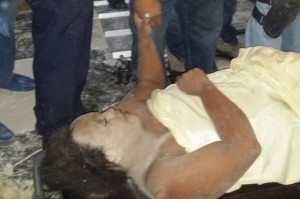 Rescatan mujer duro 12 horas atrapada en medio de dos paredes en Santiago 