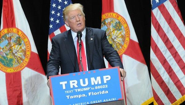 Donald Trump se define en mitin en Florida como la "persona menos racista"