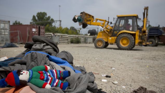Hungría detiene camioneta con 25 migrantes
