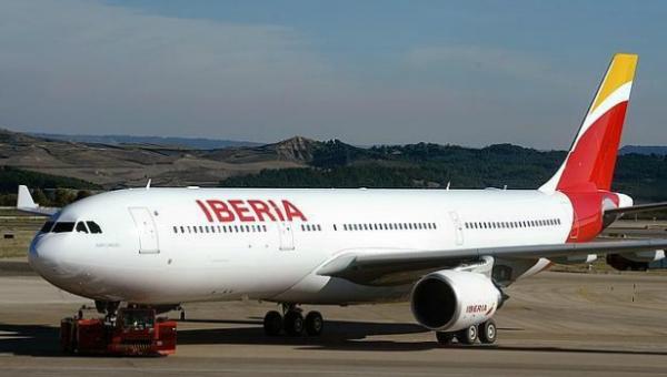 Iberia no descarta dejar de volar a Venezuela por falta de demanda