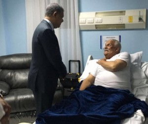 Leonel visita a Jaime David en el hospital tras accidente de helicóptero
