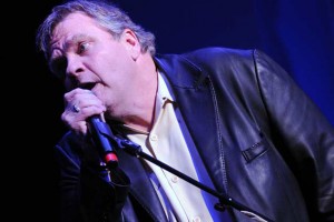 El cantante Meat Loaf se desmaya durante un concierto en Canadá