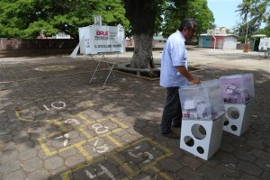 México elecciones estatales indican resultados ajustados 