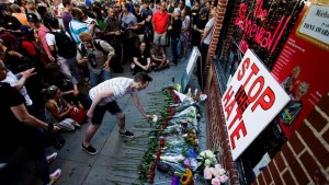 Orlando rinde tributo a víctimas de matanza en el Día del Padre