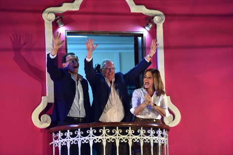 Elecciones Perú: Kuczynski afirma victoria por la mínima
