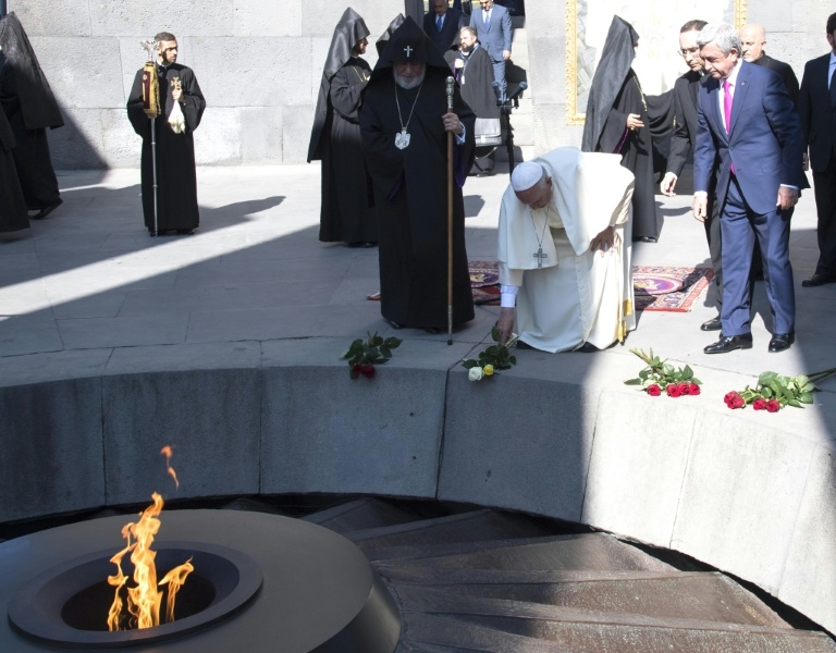 Papa defiende el derecho del pueblo armenio a defender su memoria