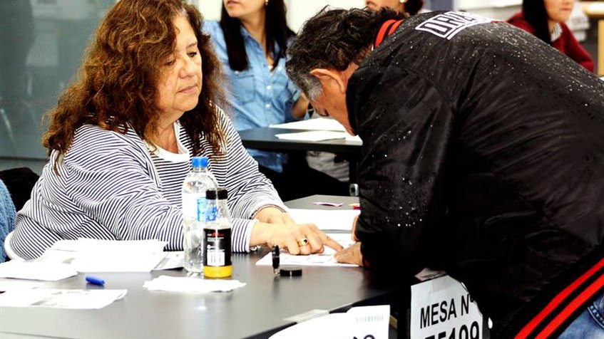 Arrancó votación para segunda vuelta presidencial en Perú