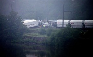 Tres muertos, 9 ingresados por choque de trenes en Bélgica