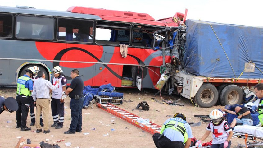 Diez muertos y 33 heridos en choque en carretera del norte de México