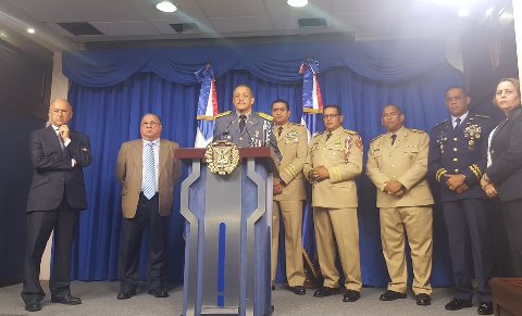 Altos mandos militares, procurador general y jefe PN reunidos con presidente Danilo Medina