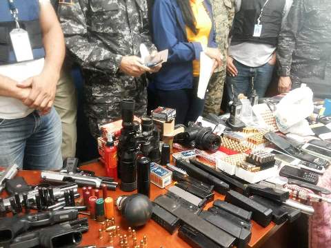 Fiscalía y PN ocupan arsenal de armas en Esperanza