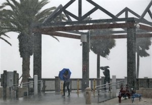 Florida en estado de emergencia por fuertes lluvias de tormenta Colin 