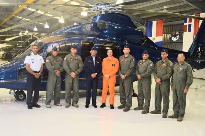 Fuerza Aérea capacita pilotos en vuelo de helicópteros para uso a nivel presidencial