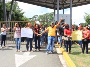 Estudiantes protestan en UTECO en demanda de reivindicaciones y más presupuesto