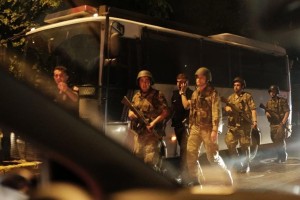 El Ejército de Turquía anuncia el final del intento de golpe de Estado