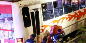 Al menos dos muertos tras delincuentes atacar autobús en México 