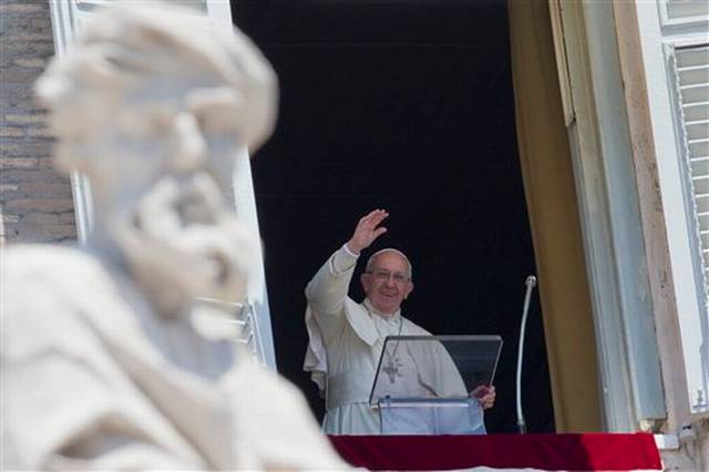 El papa ora por las víctimas de ataques en Bangladesh e Irak