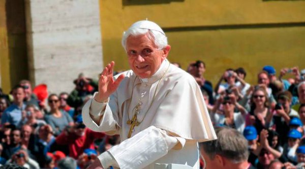 Benedicto XVI revela en biografía su enfrentamiento con el lobby gay en el Vaticano