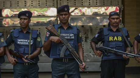 Estado Islámico se responsabiliza de la toma de rehenes en Bangladés