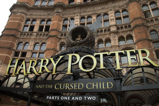JK Rowling espera éxito global de obra sobre Harry Potter