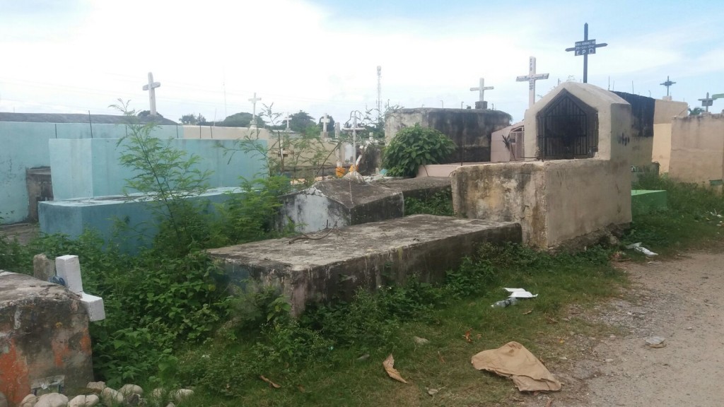 Comunitarios de Haina se quejan por mal estado de Cementerio Municipal