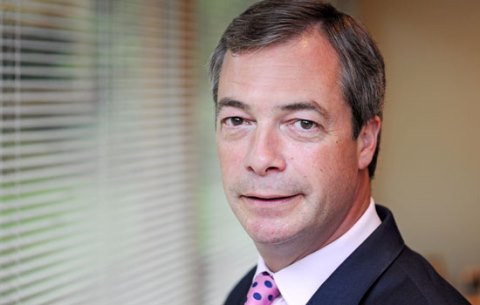 Dimite político británico Nigel Farage tras conseguir Brexit