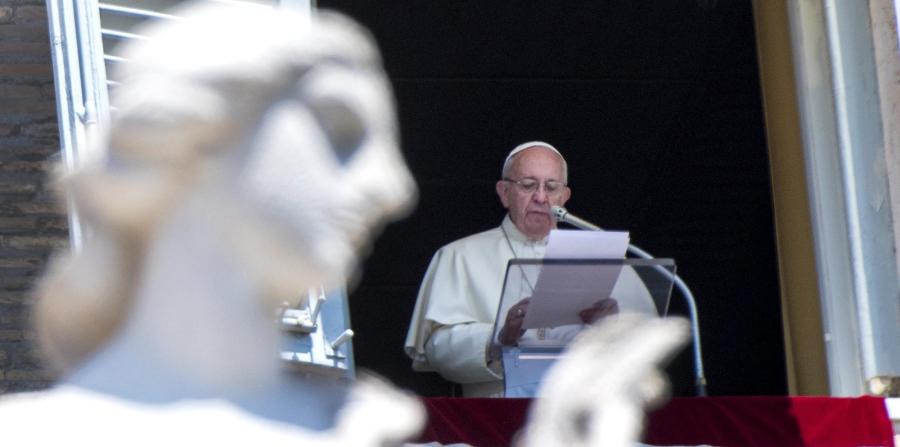 Papa recibe a padres de estadounidense hallado muerto en Roma