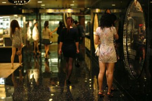 Las prostitutas en China dejan de usar condones para evitar arrestos
