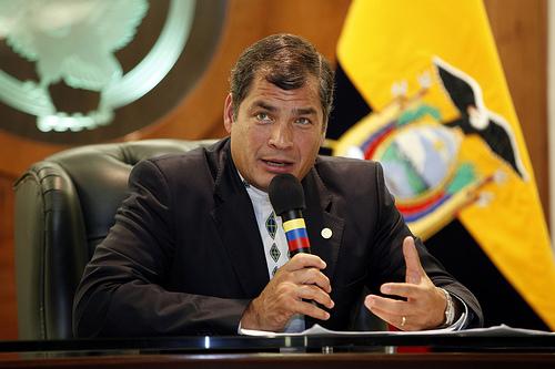 Ecuador: Gobierno elimina entidades estatales por austeridad