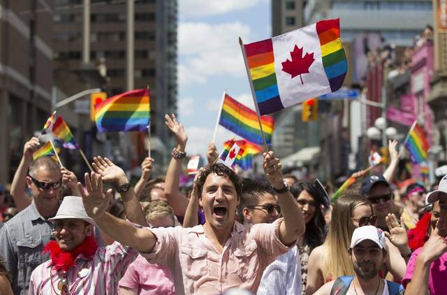 Trudeau hace historia al participar en el desfile del Orgullo Gay de Toronto