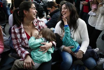 Argentina: Exigen el derecho de amamantar en público
