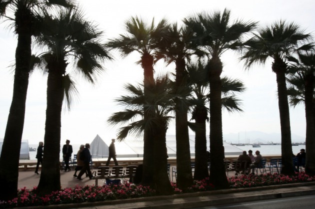 Cannes prohíbe las grandes bolsas en las playas para evitar atentados