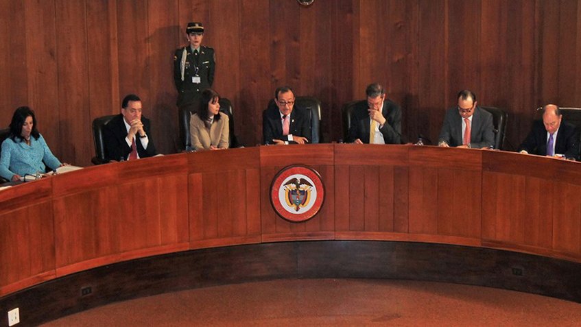 Corte Constitucional de Colombia aprobó plebiscito para refrendar diálogos de paz