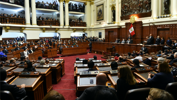 Nuevo Congreso de Perú jura ante Kenji Fujimori para el periodo 2016-2021