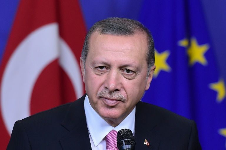 Erdogan anuncia un proyecto para nacionalizar a refugiados sirios