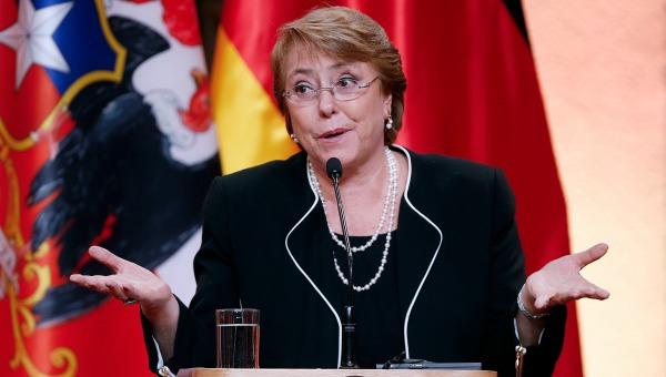 Gobierno de Bachelet peor evaluado desde retorno democracia