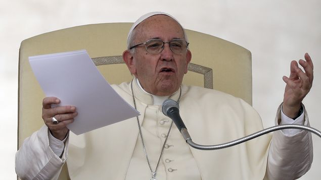 Papa elogia acuerdo colombiano, no acepta designar enviado