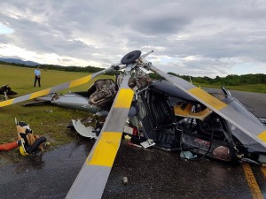 Cae helicóptero aeropuerto El Higüero; piloto resulta herido