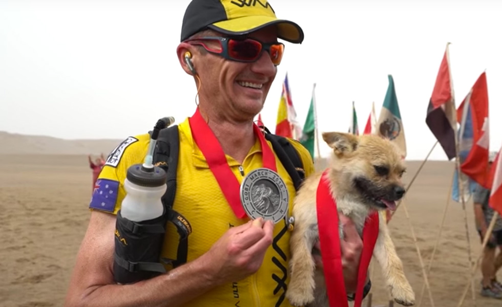 Atleta australiano halla a perra que lo siguió 125 kilómetros en una ultramaratón