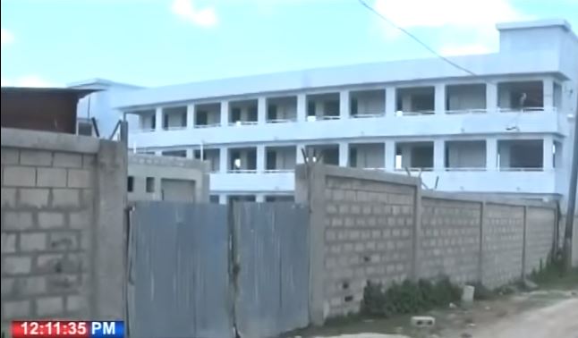 Varias construcciones de escuelas paralizadas desde 2015 en Hato Mayor